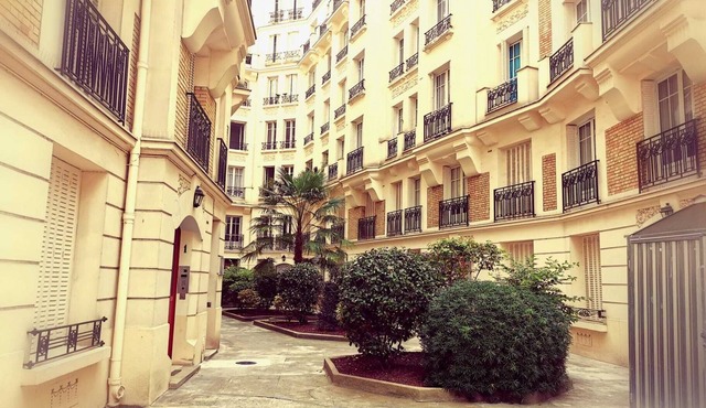 Parisian Elegance near the Eiffel Tower