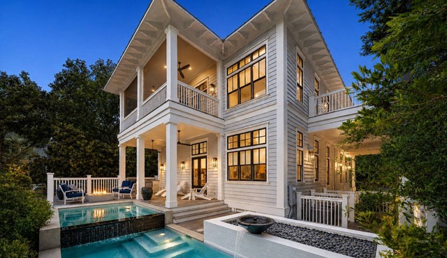 Park District Elegance: WaterColor Home, Beach Club Passes, Private Pool, Bikes, Outdoor Oasis!