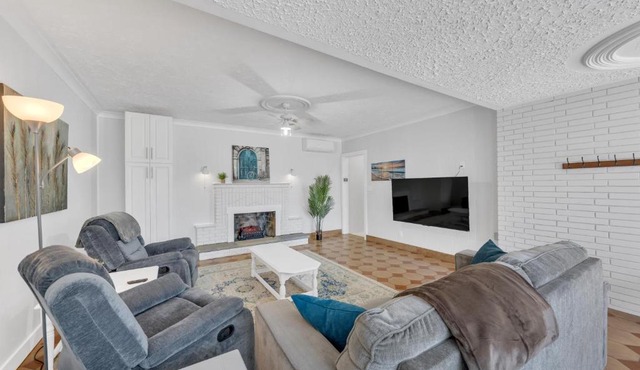 Parkside Flat #5 - Seacliff Beach Suites