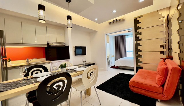 Parkview Spacious 1BR w/Balcony near Greenbelt Mall Makati City