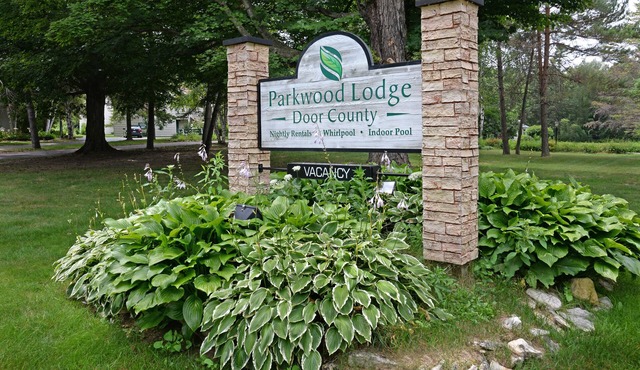 Parkwood Lodge - Door County