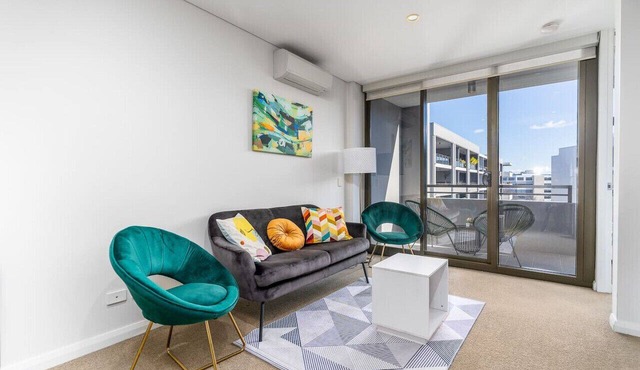 Parliamentary Triangle Apartment