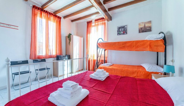 Parma Centro Torri Huge Apartment x6