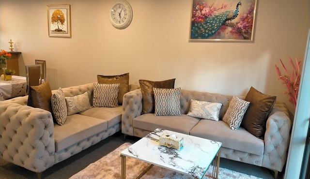 Parnell! Elegant & Modern 3Bedrooms Townhouse with Patio+ Garage-Auckland CBD