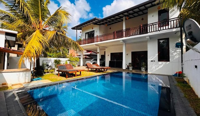Parrot Perch Villa Dickwella