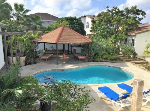 Parrot Villa