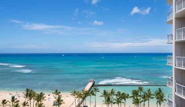Partial Ocean View Room w/Private Lanai & WiFi
