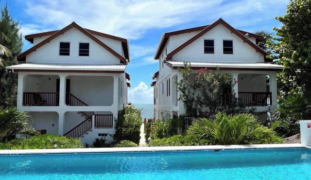 Partial Oceanview Velento#6 -2 bed/2 ba, private dock/pool/free paddleboards