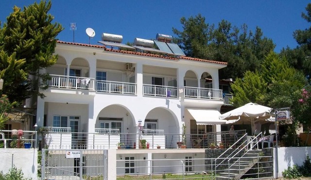 Paschalia Sea View Studios