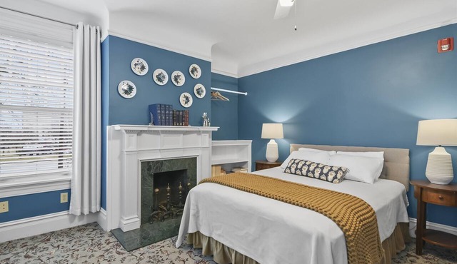 Pasfield House - Historic Mansion: Capital Suite