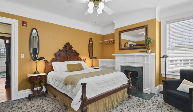 Pasfield House Historic Mansion: The George Suite