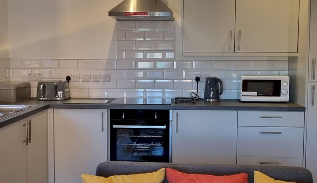 Pass the Keys | 3 Devondale Bungalows Modern bungalow with parking near the beach
