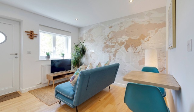 Pass the Keys | Modern & Spacious 1 Bed Terrace with Free Parking