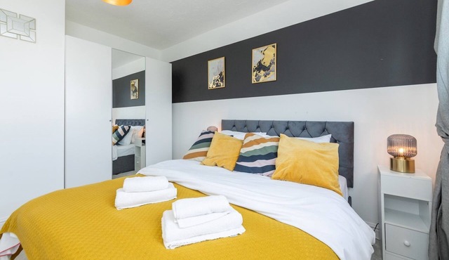 Pass the Keys | Spacious Modern 4-Bedroom Home RG2