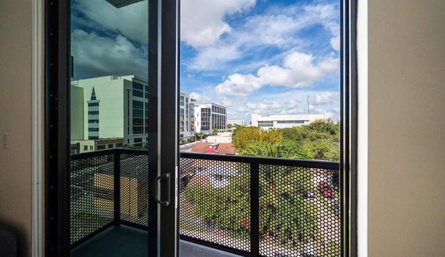 Pastel Studio | Balcony, Roof Deck, Near Downtown