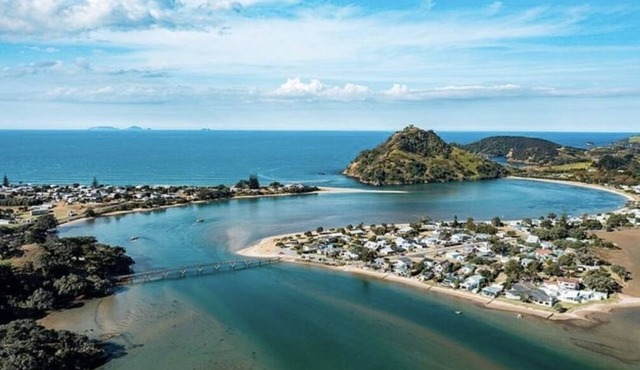 Pataua South Big Red Comfortable Family Beach Getaway