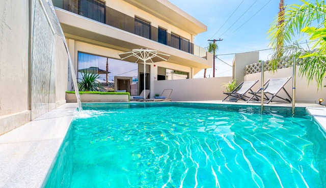 Pathos SeaSide Suites