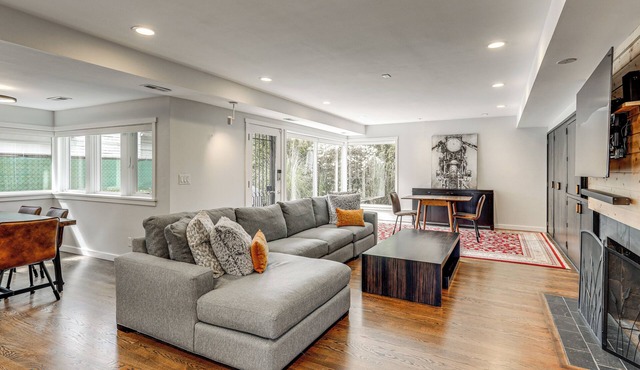 Patio, Modern Broadway Luxury: 4 Mi to Lumen Field