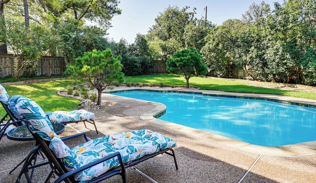 Patio & Yard: Family Home 12 Mi to AT&T Stadium!