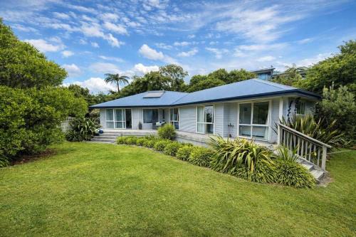 Patons Rock Latitude - Modern Getaway