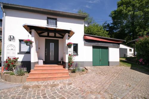 Patsada Cottage