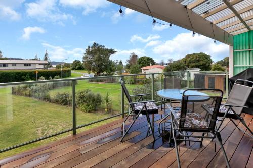 Patsy Cottage - A Charming 1960s Kiwi Bach near Kaitaia