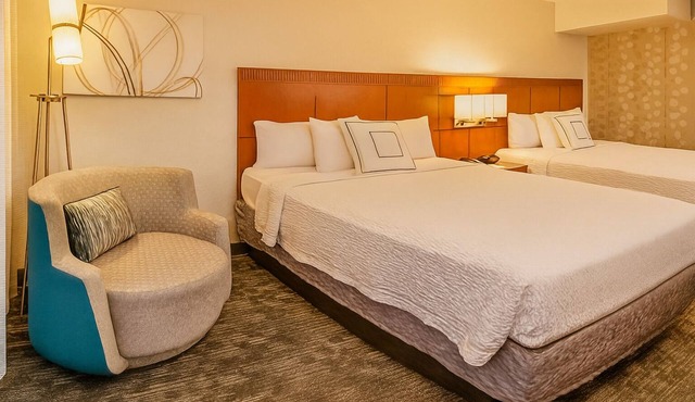 Paws-friendly Unit Near The Capitol! w/Self Parking, Picnic Area