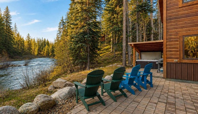 Payette Riverfront Retreat, Hot Tub, Sauna, Views