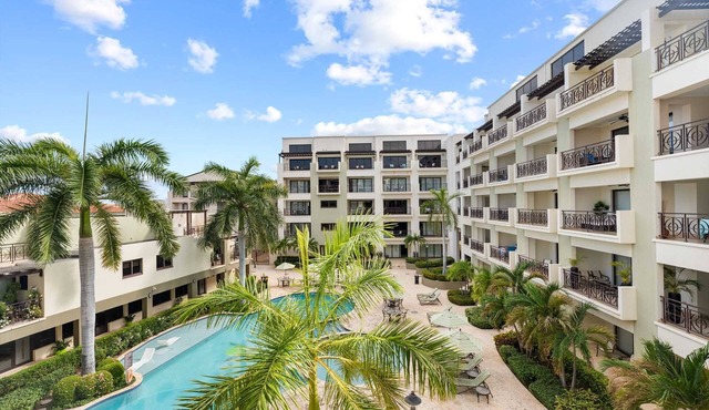 PC312 - Pool View - 1BR Perfect for a couple - Close to Palm Beach