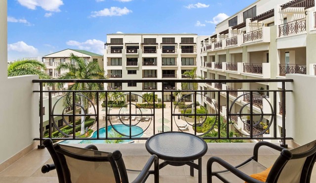 PC412 - Pool View - 1BR Perfect for a couple or Family - Close to Palm Beach - 1BR