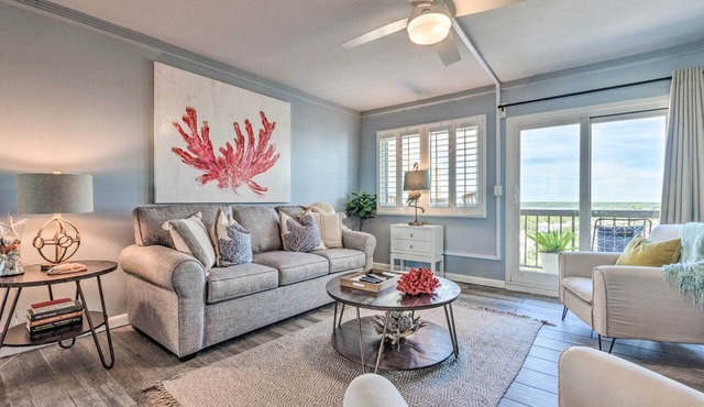 PCB Beachfront 'Coastal Abode' at Pinnacle Port!