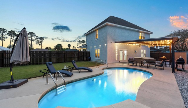 PCB Paradise Sands Oasis - Private Pool, Game Room, Hot Tub!