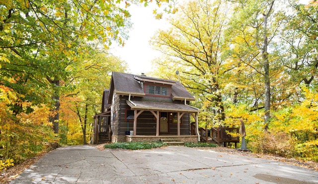 Peace and luxury abound at Raspberry Ridge in Nashville, In!
