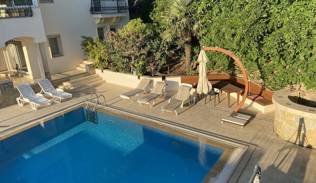 Peace and quiet, sea and mountain views, plenty of space and complete privacy