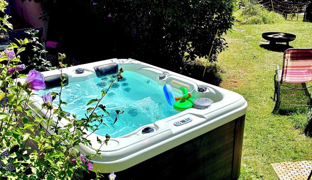 Peace & relaxation in the countryside! Mediterranean country house apartment with jacuzzi