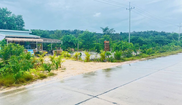 Peaceful 1-bedroom campground in Preah Sihanouk