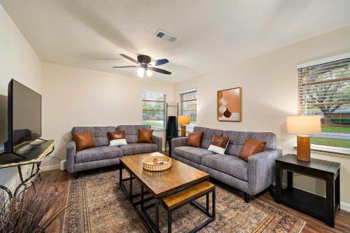 Peaceful Abode in Convenient Baytown Location