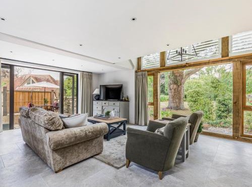 Peaceful And Beautiful Barn In Downland Village - Pass the Keys