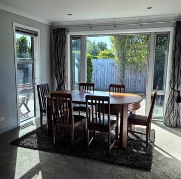 Peaceful and Modern 5 bedrooms family house in Rolleston