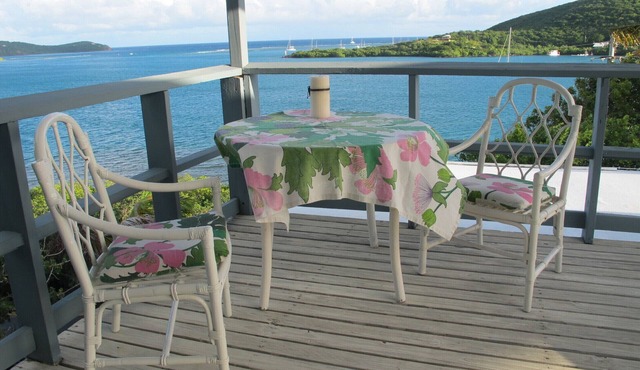 Peaceful Bayfront Stay Breezy Sunrise Views - Eastside