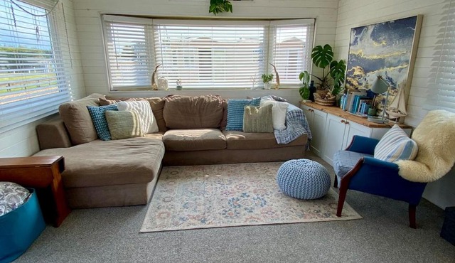 Peaceful Beach Retreat Secure Parking Dog Friendly