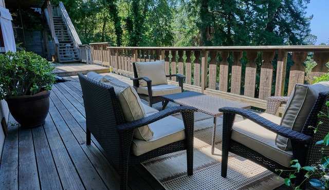 Peaceful Berkeley Hills Studio - Bay View + Private Deck + Prime Location