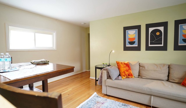 Peaceful Brownstone Apt w/Private Patio - 4 Min Walk to MICA