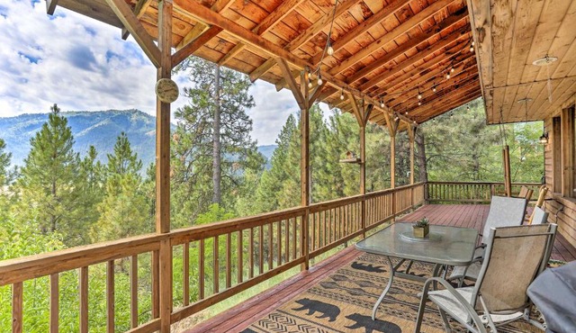 Peaceful Cabin w/Mtn + River Views, Fire Pit