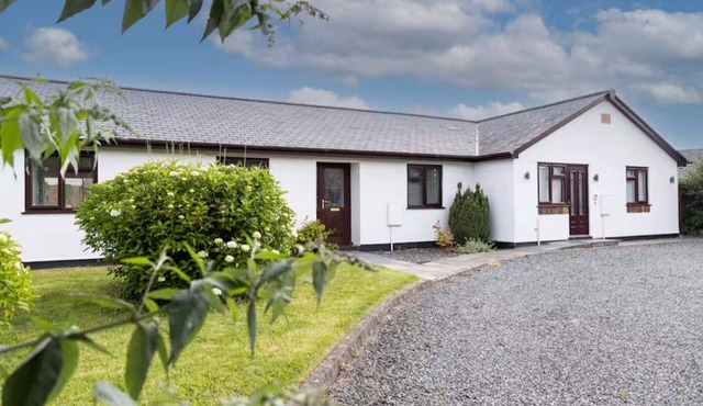 Peaceful Cornwall Retreat with Secure Garden