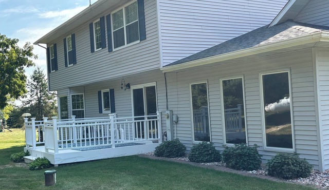 Peaceful country 5 bedroom home. Come make memories at your home away from home.