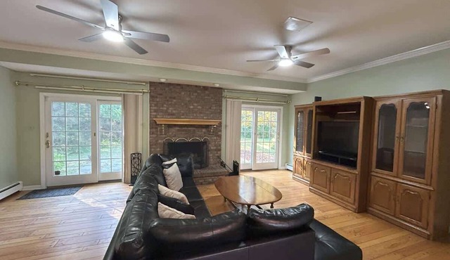 Peaceful Countryside Retreat in Cream Ridge