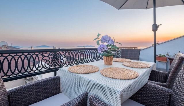 Peaceful Duplex Flat with Adalar View in Maltepe