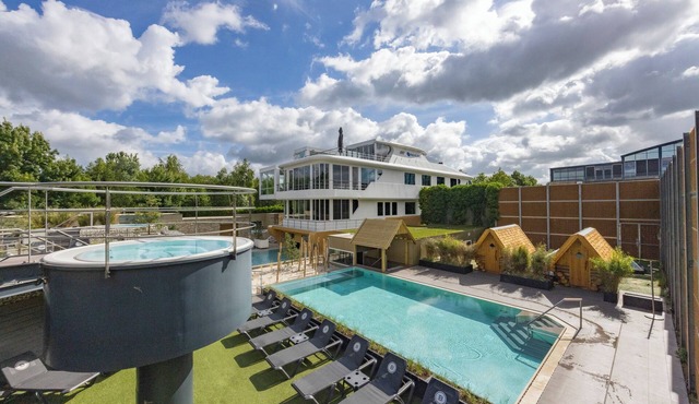 Peaceful Escape Surrounded by Nature, Spa, and Wellness Options