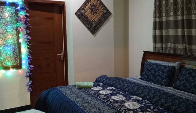 Peaceful & Executive appartment for a family. Nearby supermarkets, airport .